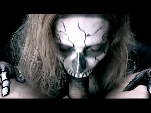 ❤️ Dämonenmädchen lutscht Schwanz mit ihrem schwarzen Mund und schluckt Sperma. ❤️❌ Porno bei uns de.pornobot.ru ️❤