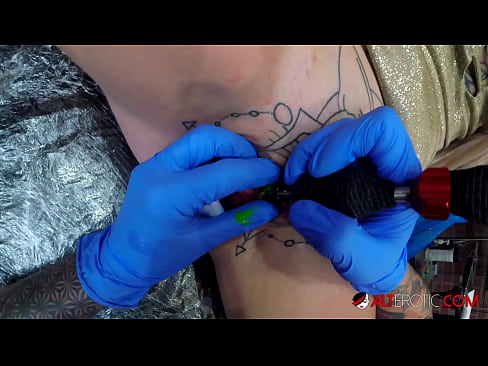 ❤️ Extrem tätowierte Hottie Sully Savage hat ein Tattoo auf ihrer Klitoris ❤️❌ Porno bei uns de.pornobot.ru ️❤